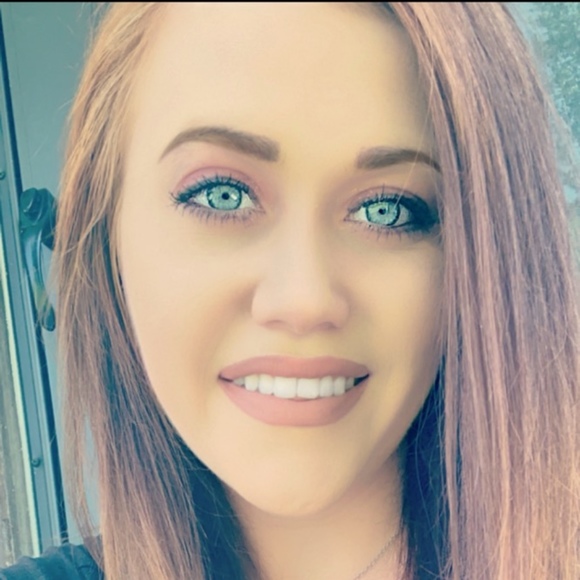 Meet your Posher, Lindsey - Picture 1 of 1